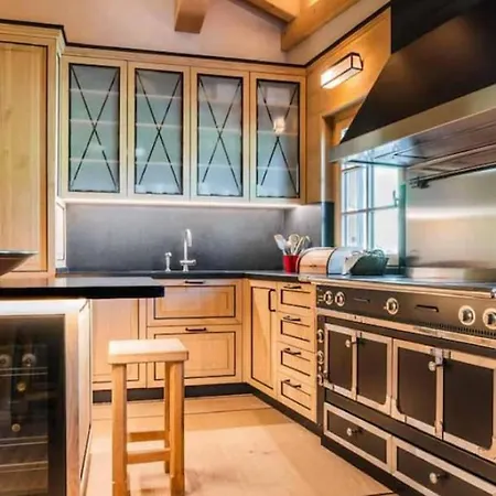 6br Bright And Spacious Chalet With Sauna Vila *